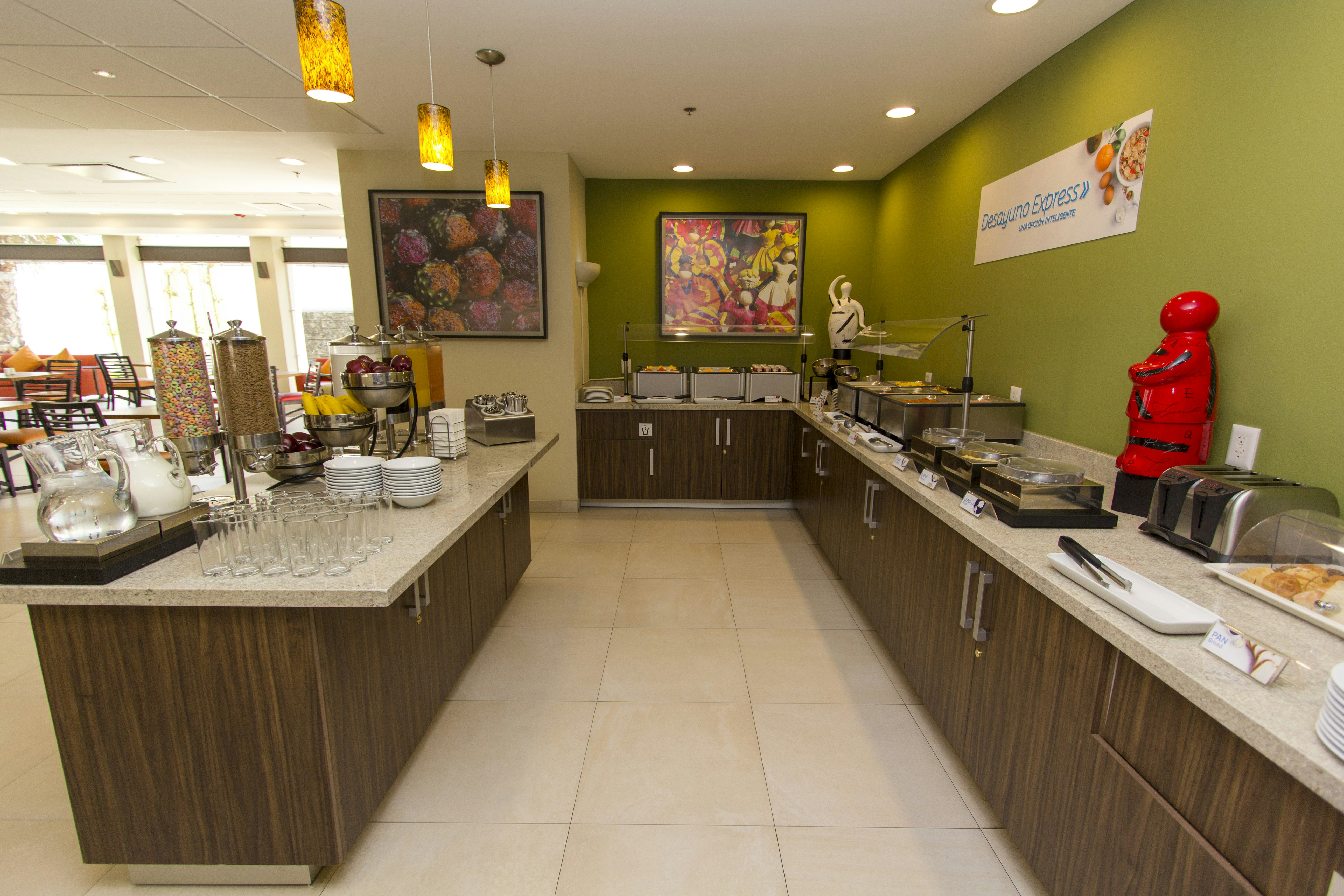 Holiday Inn Express Guadalajara Aeropuerto an IHG Hotel 17/58