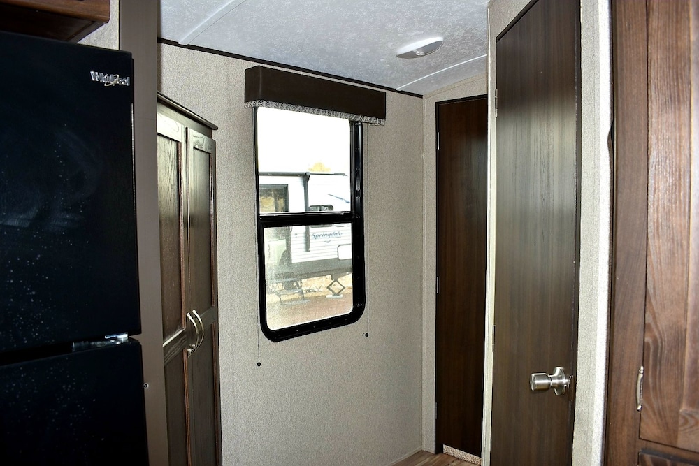 Grand Canyon RV Glamping 27/81