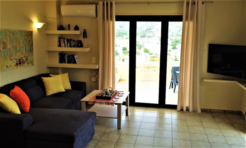 Villiana Holiday Apartments 24/50