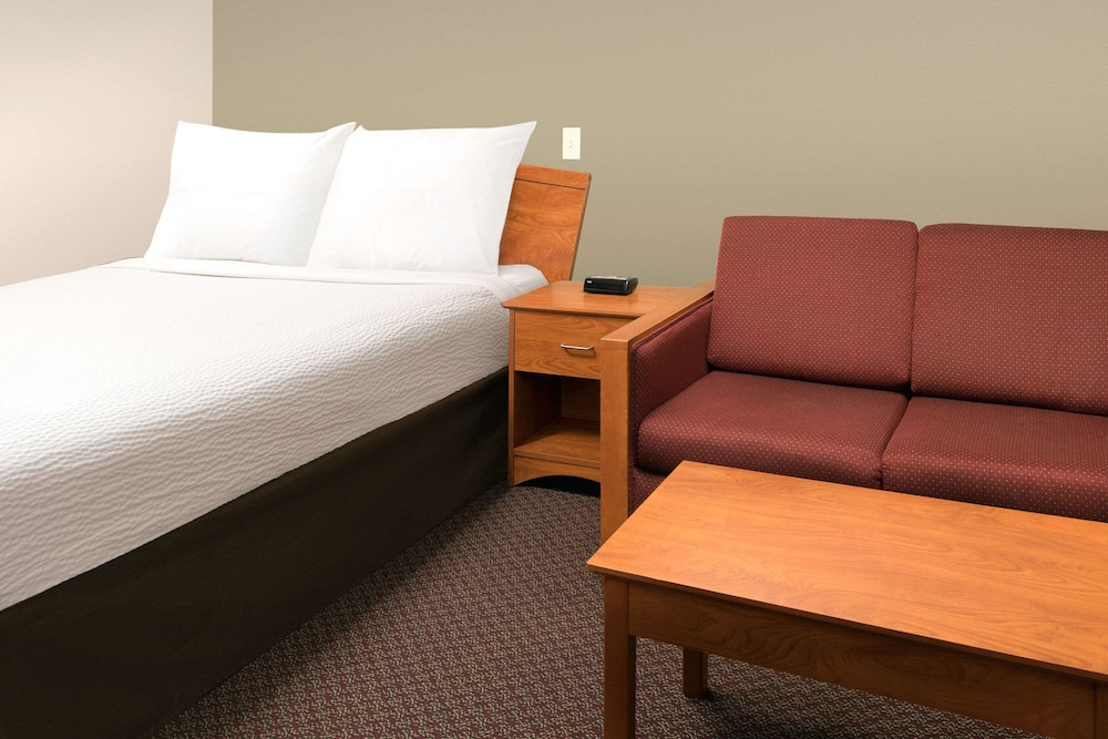 WoodSpring Suites Junction City 16/26