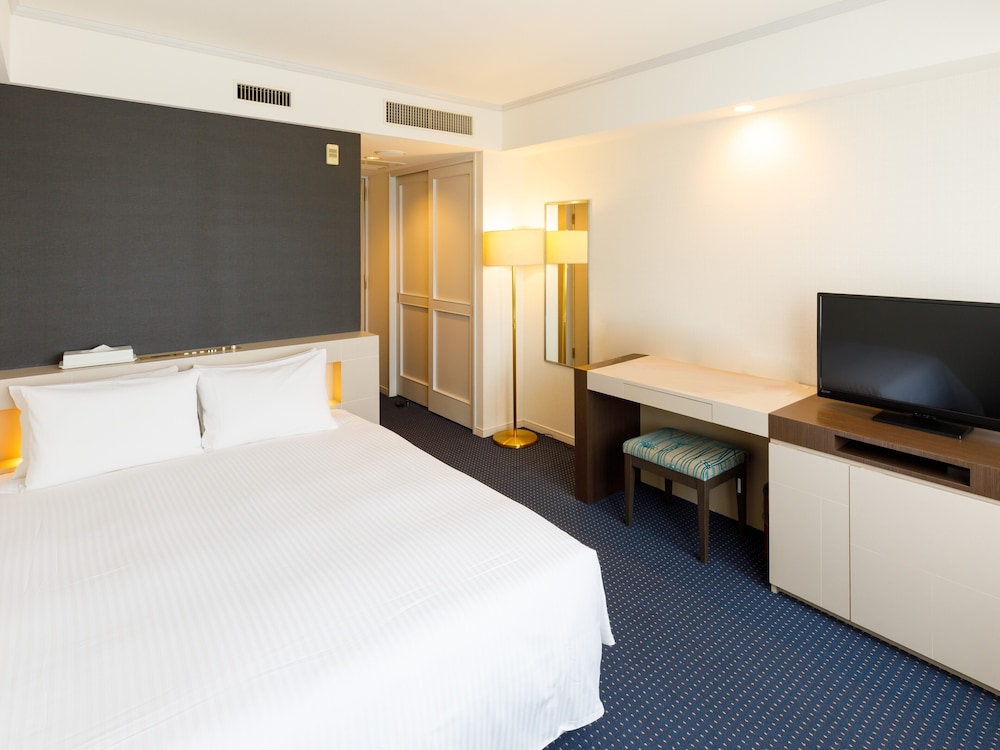 GRAND, QUEEN BED