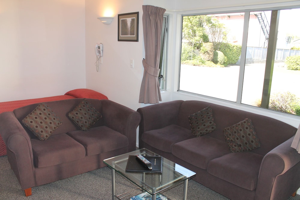 Riverview Motel 29/56