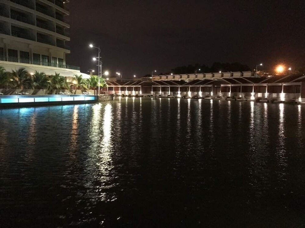 Tasik Villa International Resort 70/72