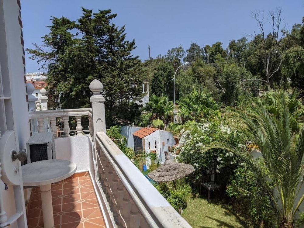 Malabata Guest House 43/47