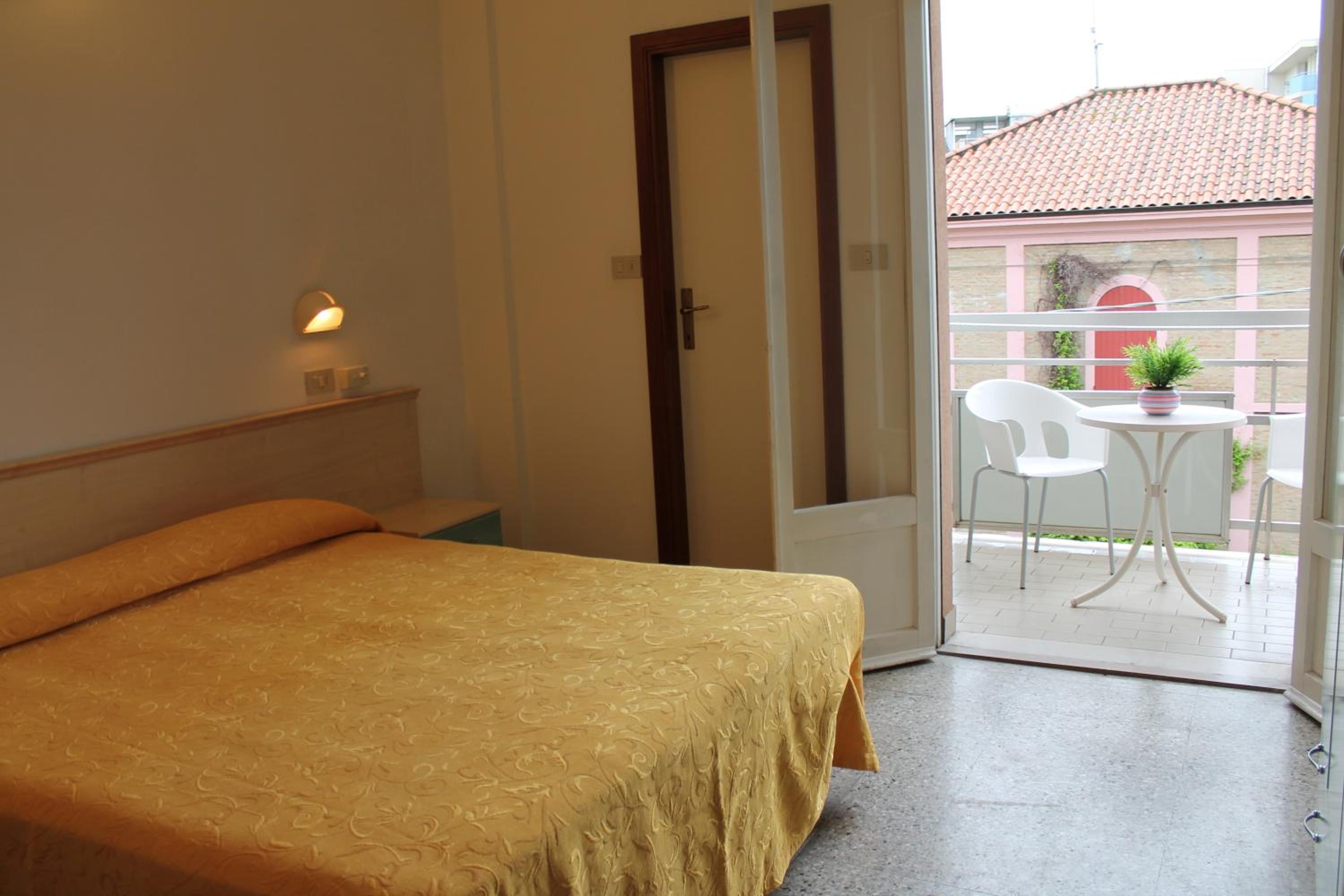 غرفة بسرير مزدوج أو سريرين منفصلين، Hotel Madrid 2/5
