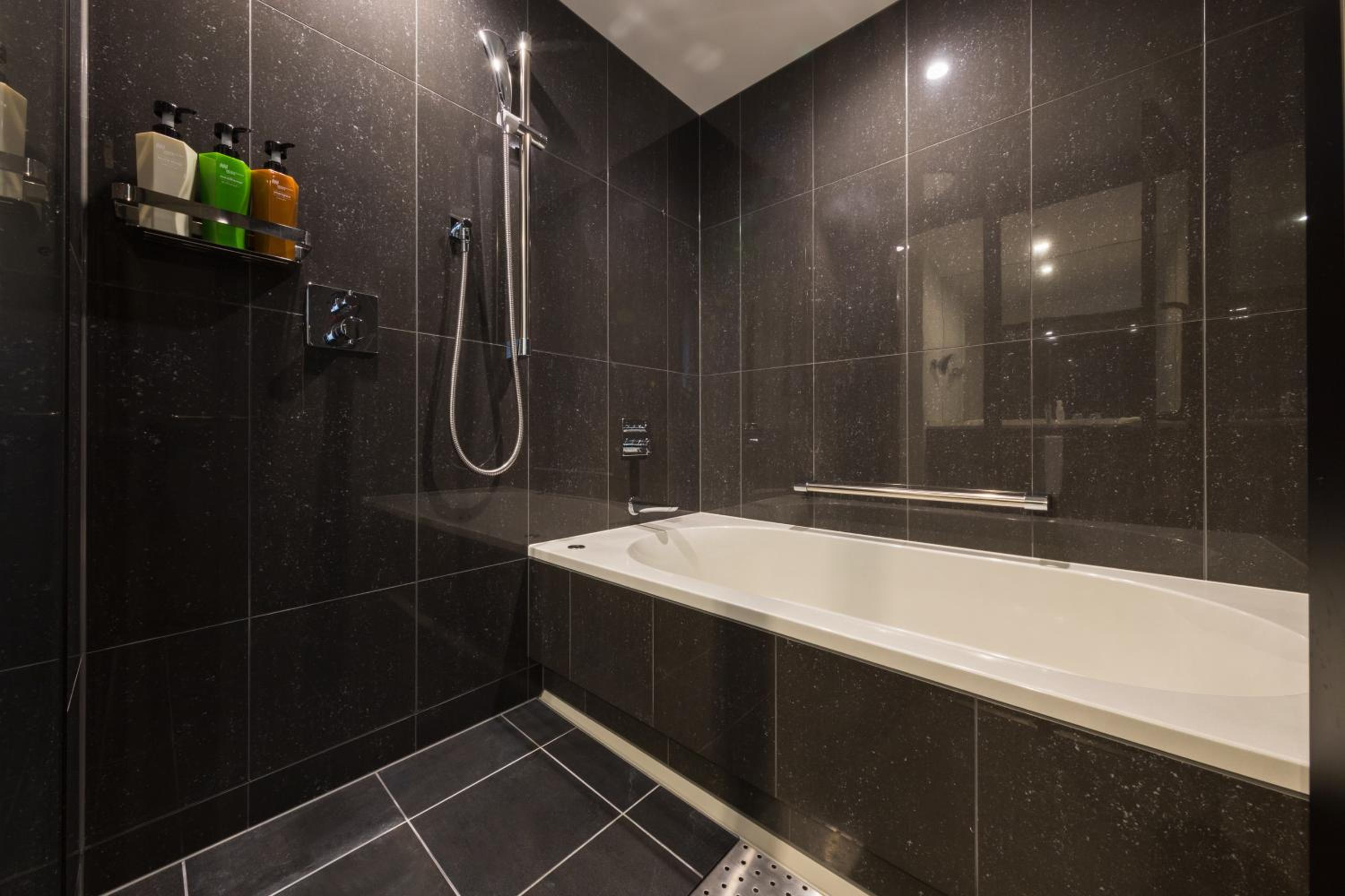 Urban, Queen Bed, Corner، Hotel Metropolitan Kawasaki 5/8