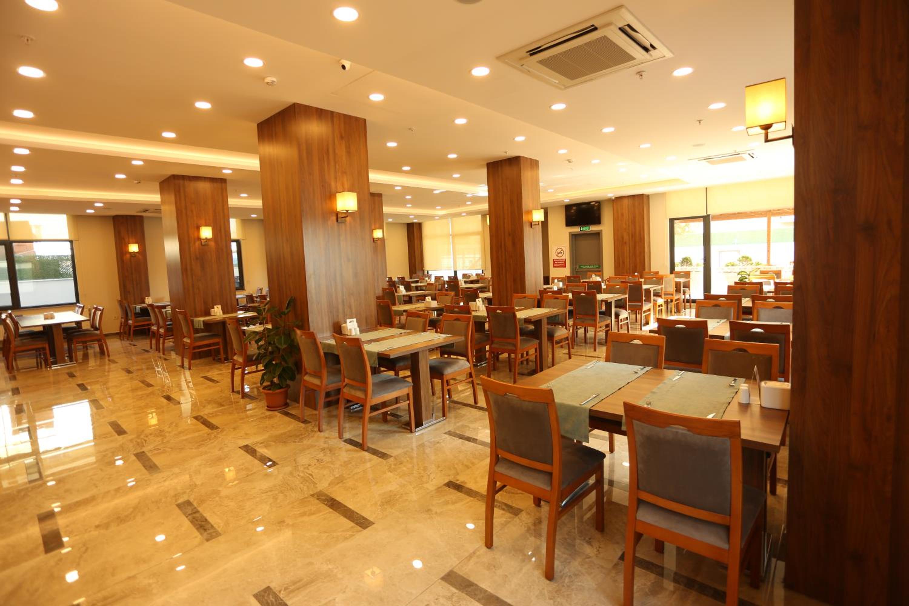 Oytun Hotel 43/52