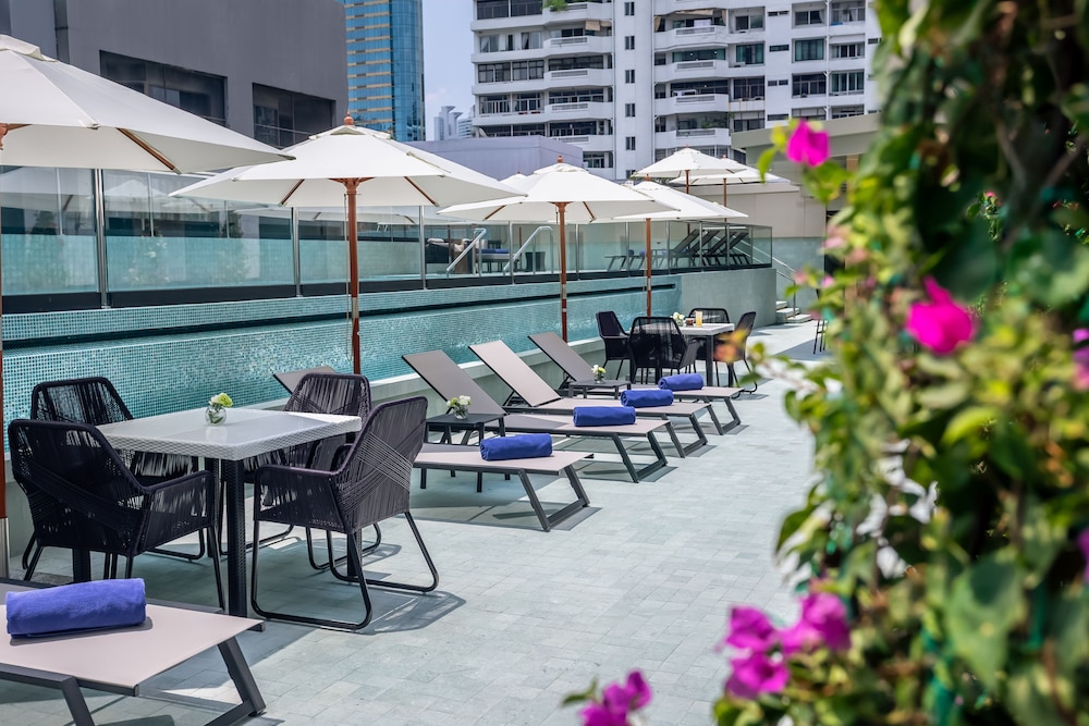 Court Wing Hotel Sukhumvit Bangkok 50/54