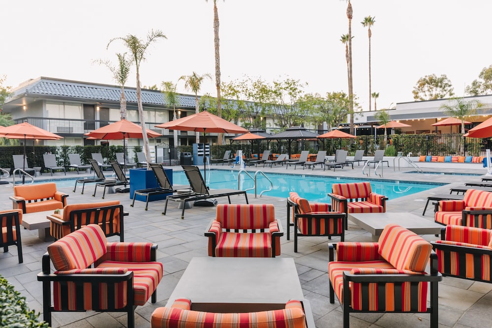The Palm Garden Hotel 53/72