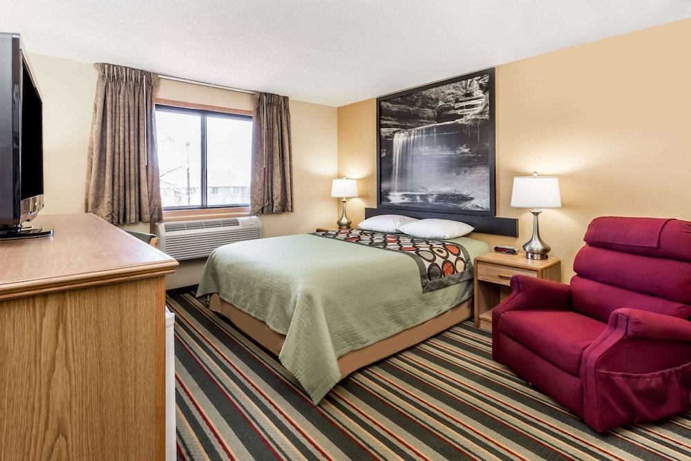 Super 8 by Wyndham Ottawa Starved Rock 22/47
