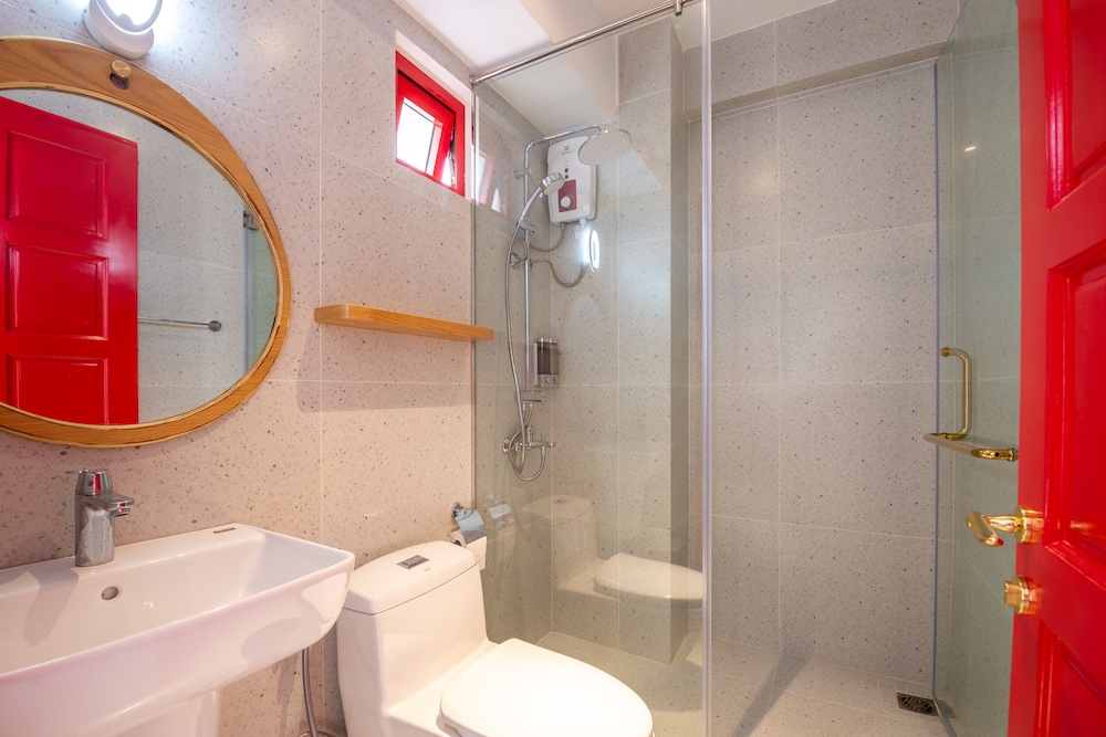 Qhome Saigon - Bui Thi Xuan 19/21