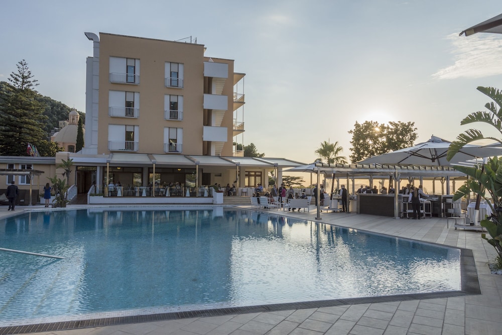Grand Hotel Moon Valley in VICO EQUENSE