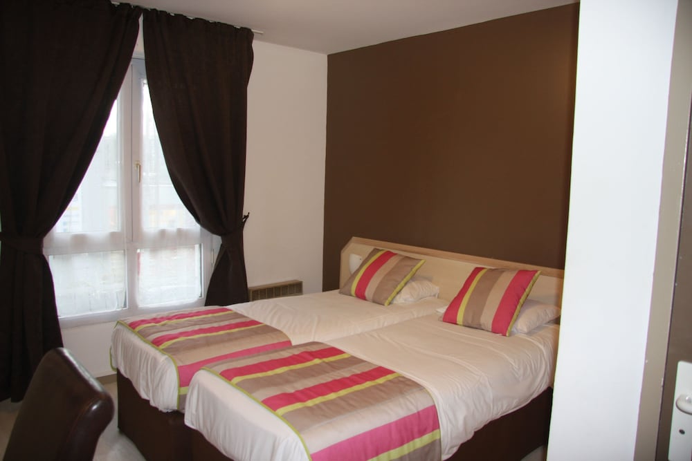 Brit Hotel Cherbourg Octeville 7/43