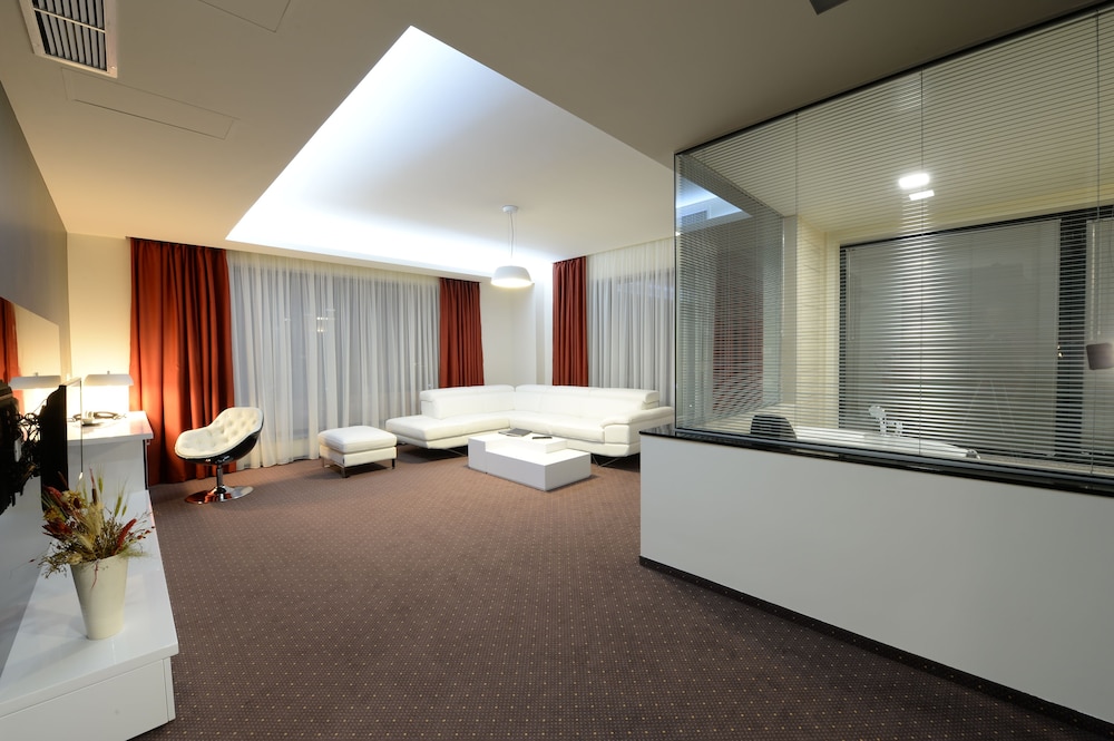 Galaxy Hotel 18/30