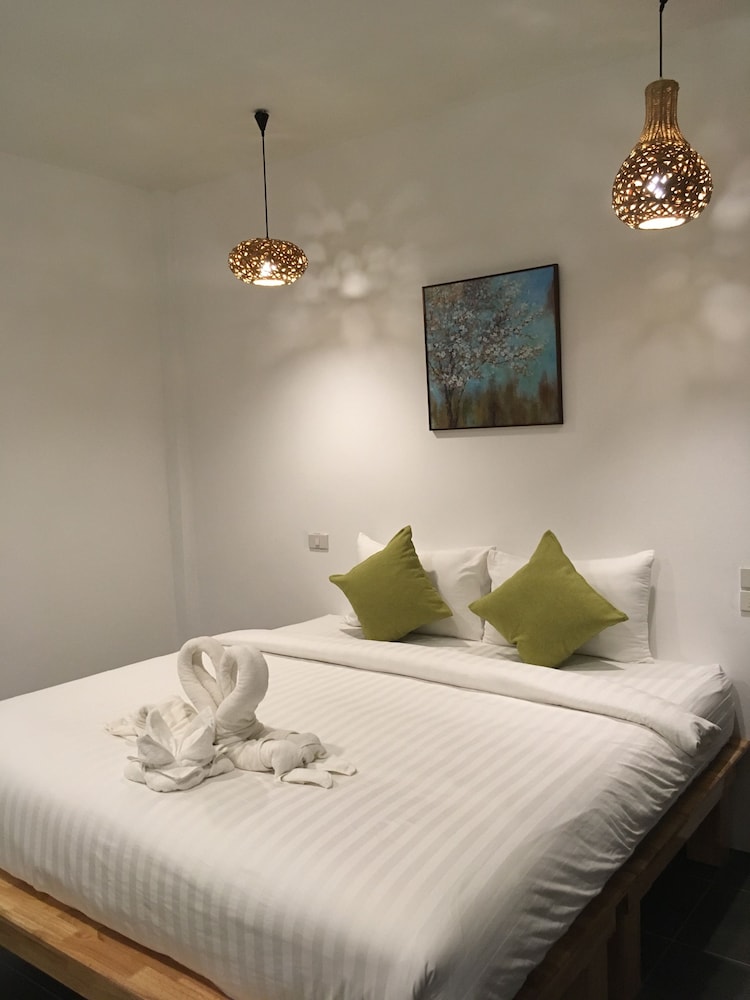 1 BEDROOM, BASIC, DOUBLE BED