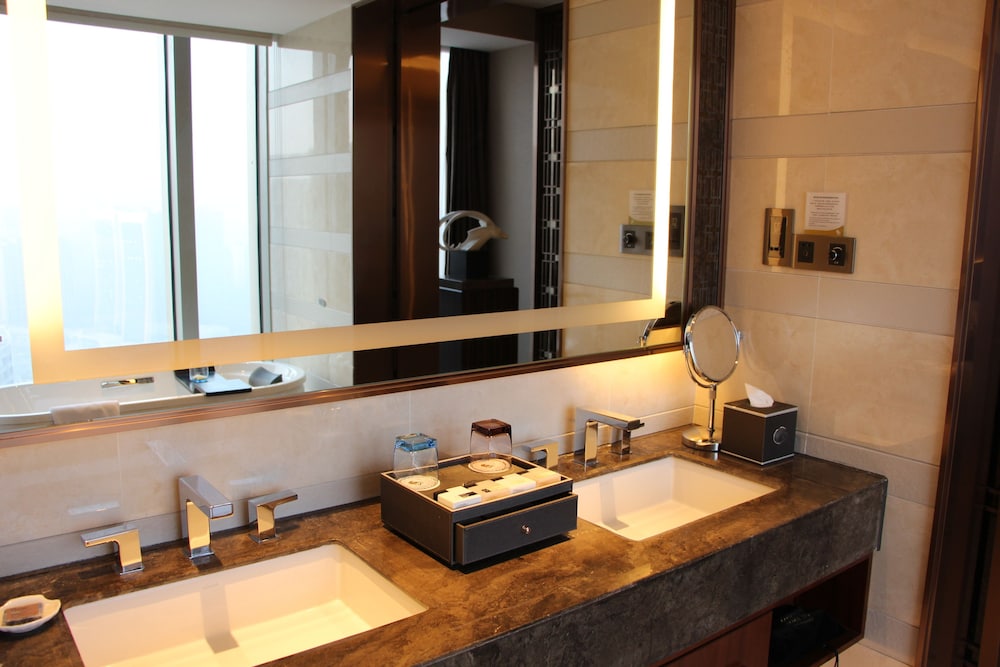 Golden Eagle Summit Hotel Yancheng 92/98