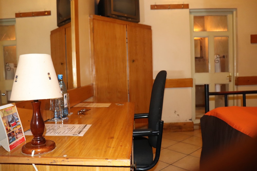 Parklands Shade Hotel 18/41