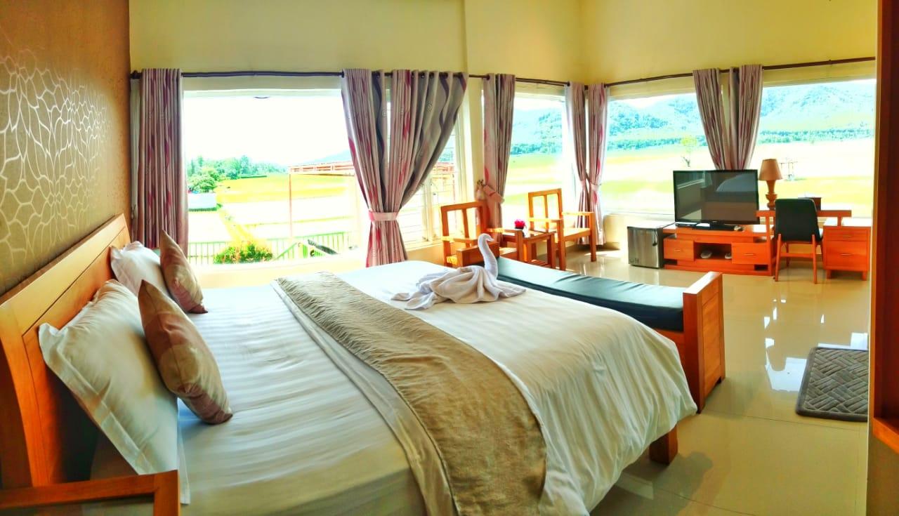 Ambulu Hotel 6/19