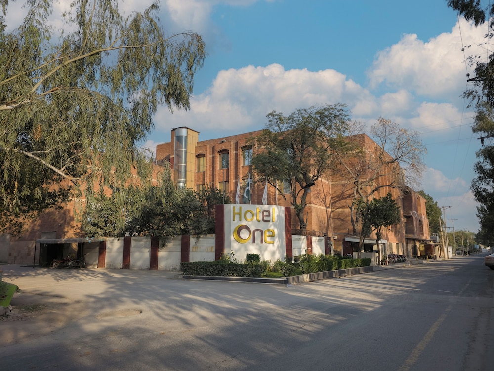 Hotel One Faisalabad 45/50