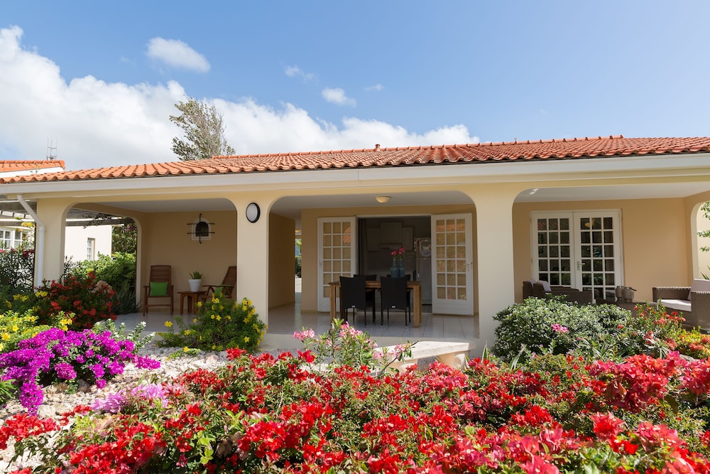 Sonesta Hotels & Resorts Livingstone Curacao in JAN THIEL
