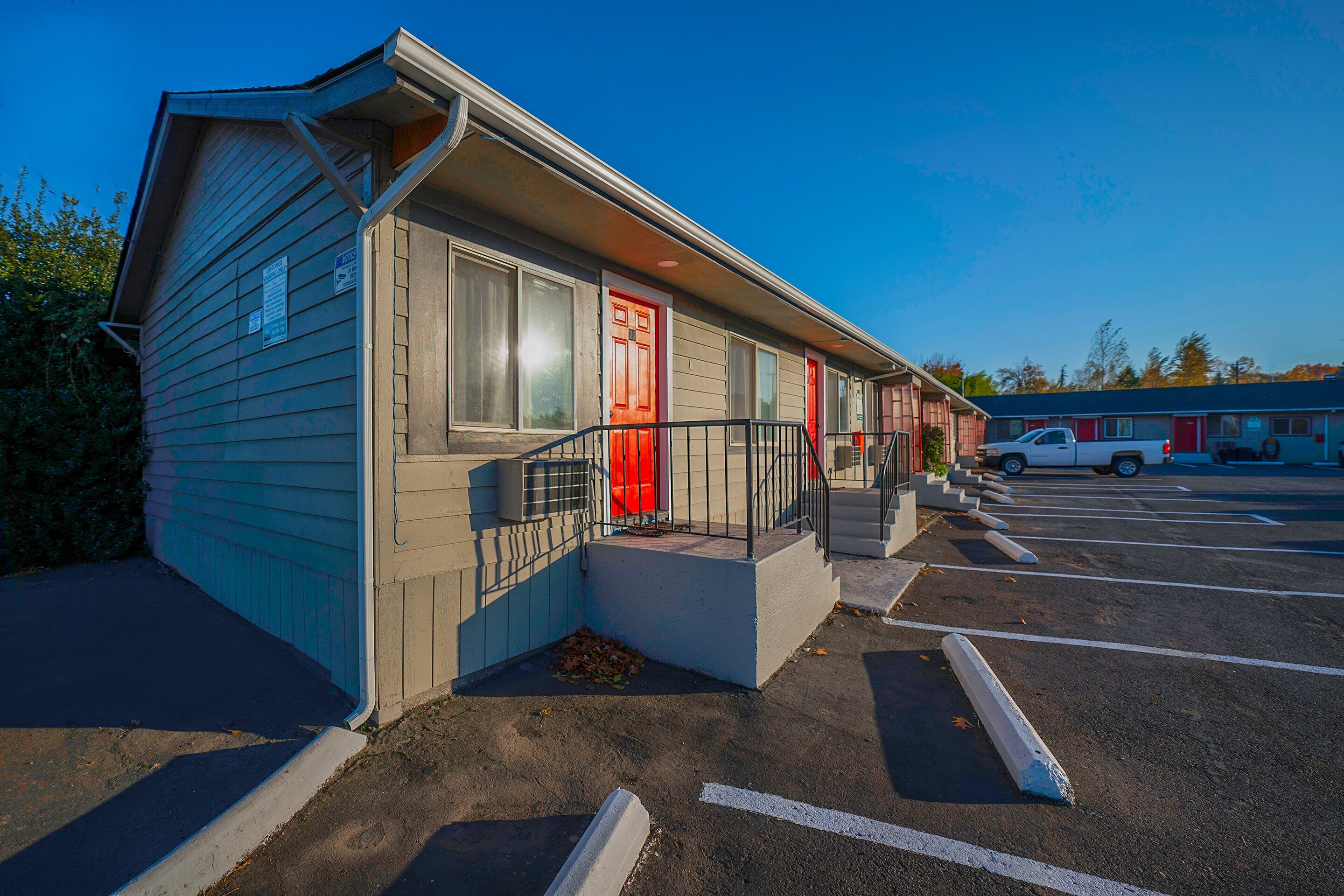 OYO Hotel Portland OR near Airport 15/19