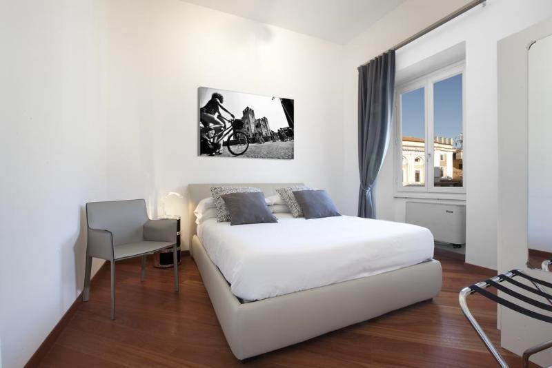 Suite, Apartment, City View