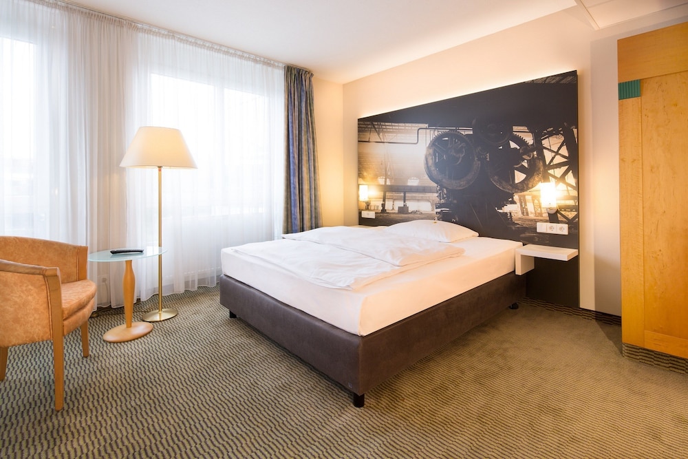 Erikson Hotel 25/43