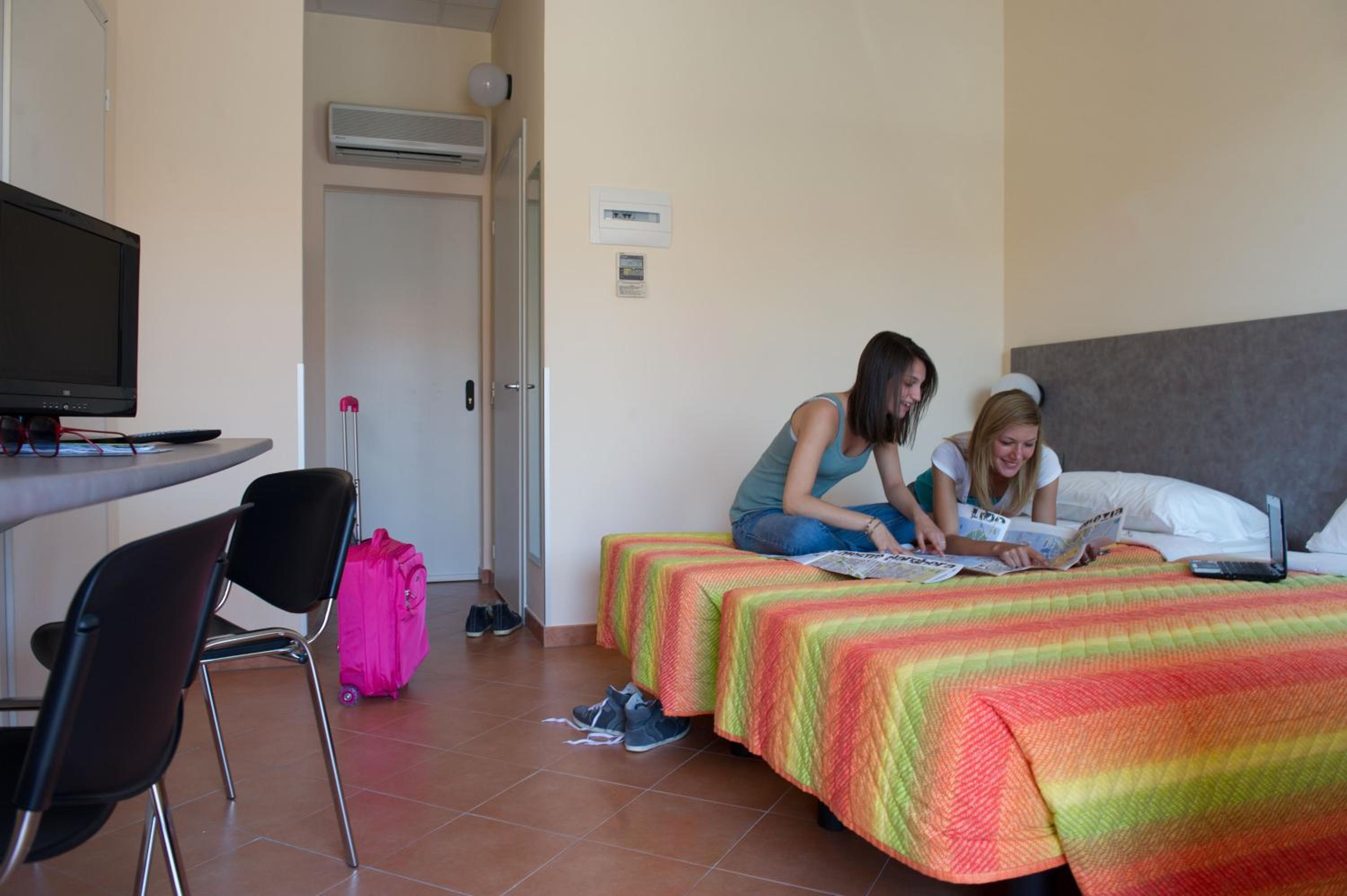 Room, Twin Beds