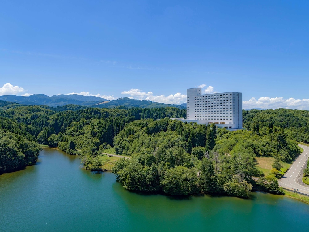 Mercure Toyama Tonami Resort & Spa 44/49