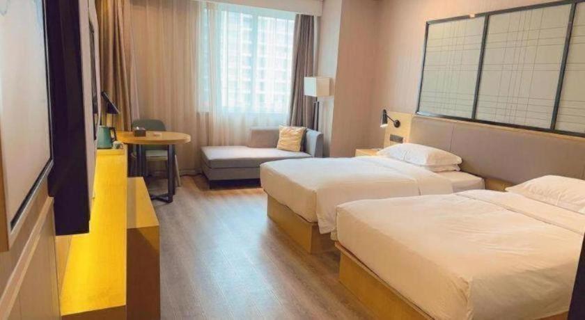 Echarm Hotel Yingshang Wuzhou Wanhui Square 15/50