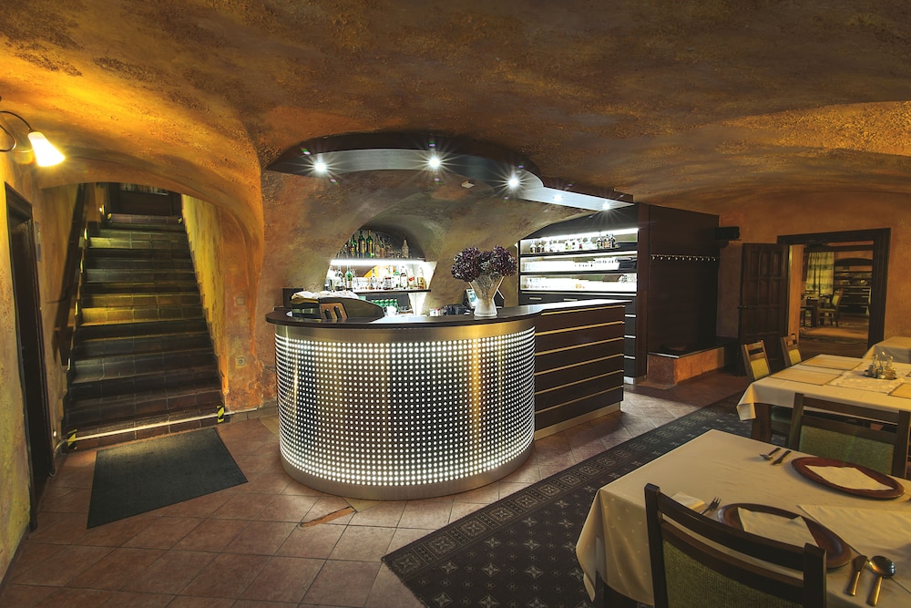 Arkada Hotel 7/56