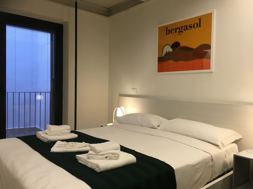 Rivadige Suite 12/50