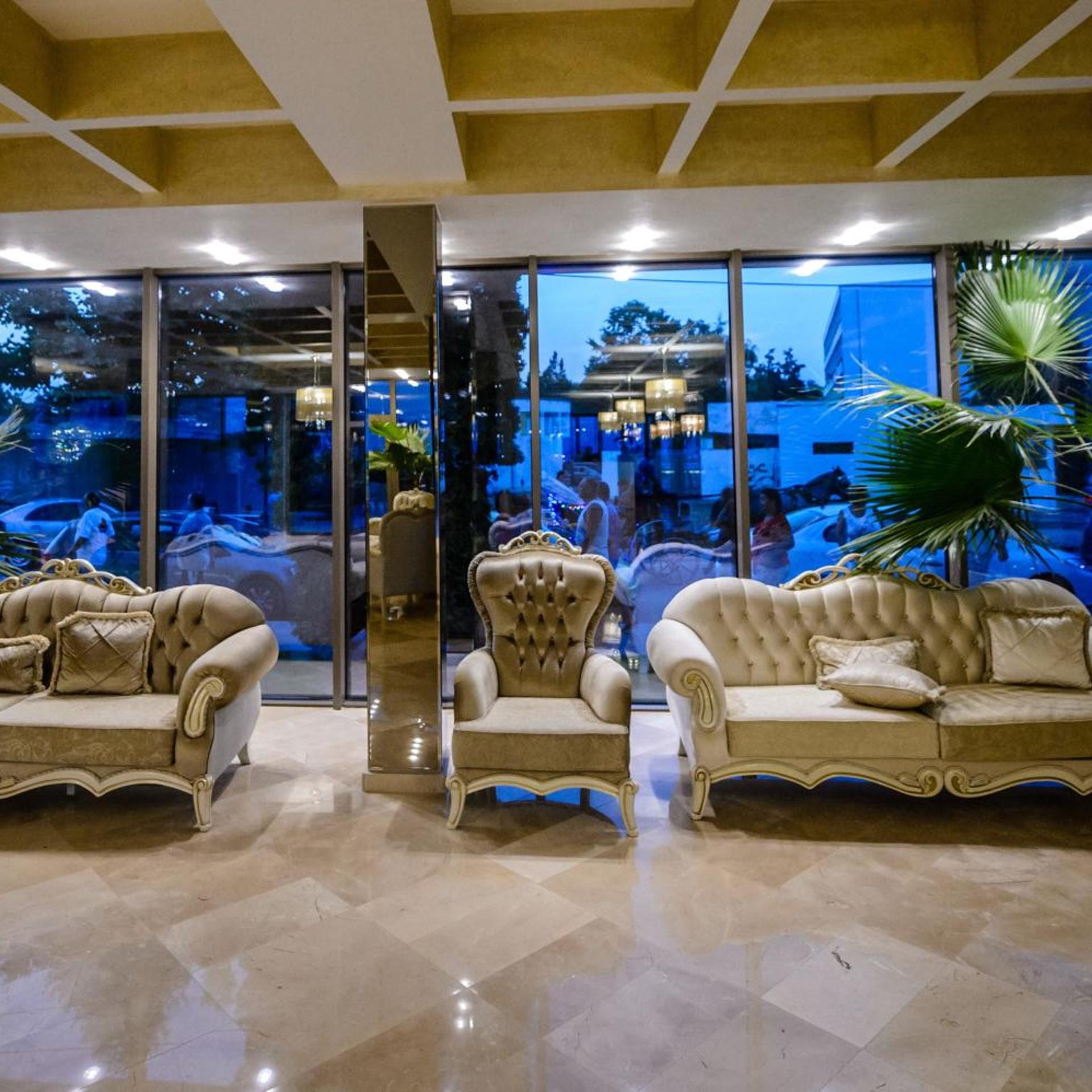 Turquoise Hotel 35/50