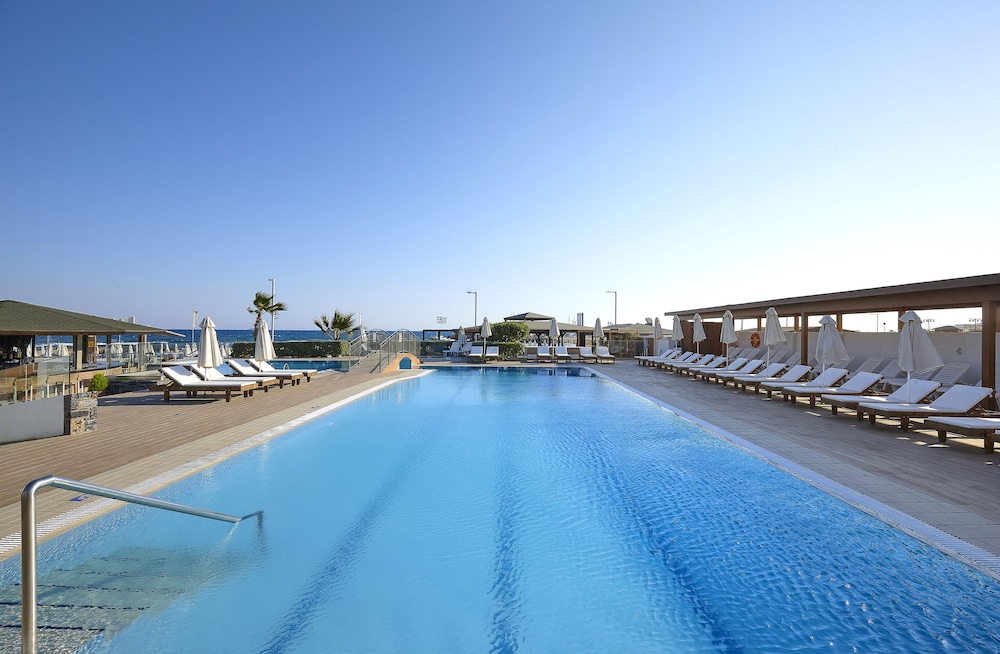Astir Beach 37/63