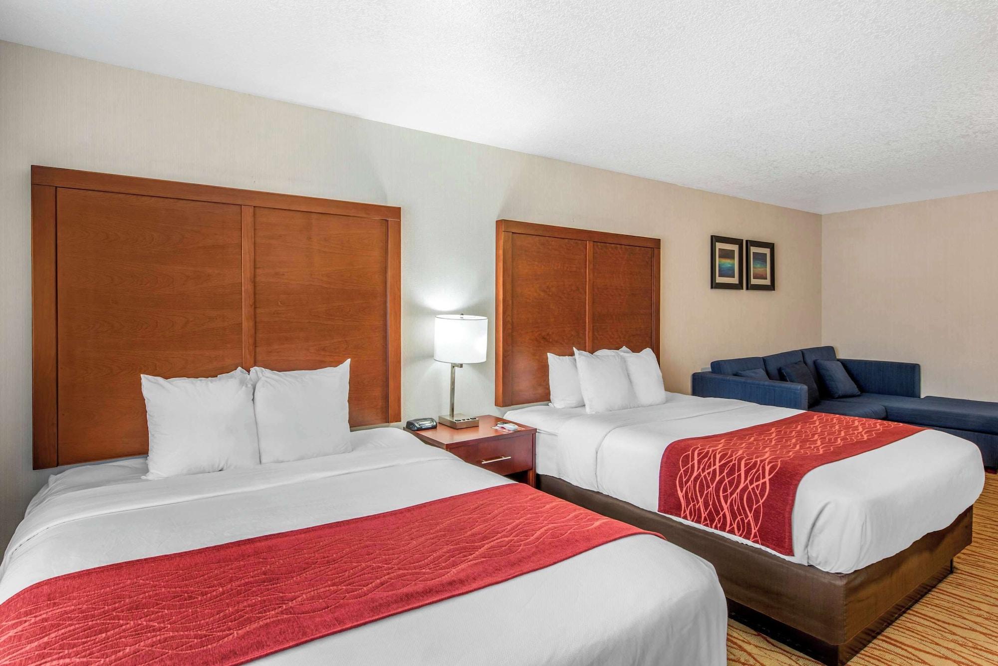 Deluxe, Multiple Beds، Comfort Inn Mount Shasta Area 5/8