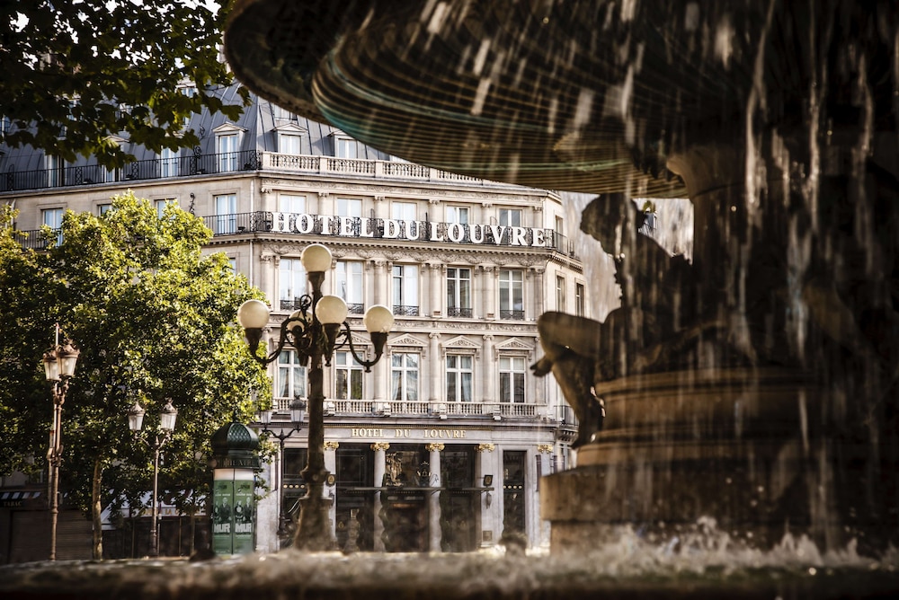 Hotel Du Louvre 4/69