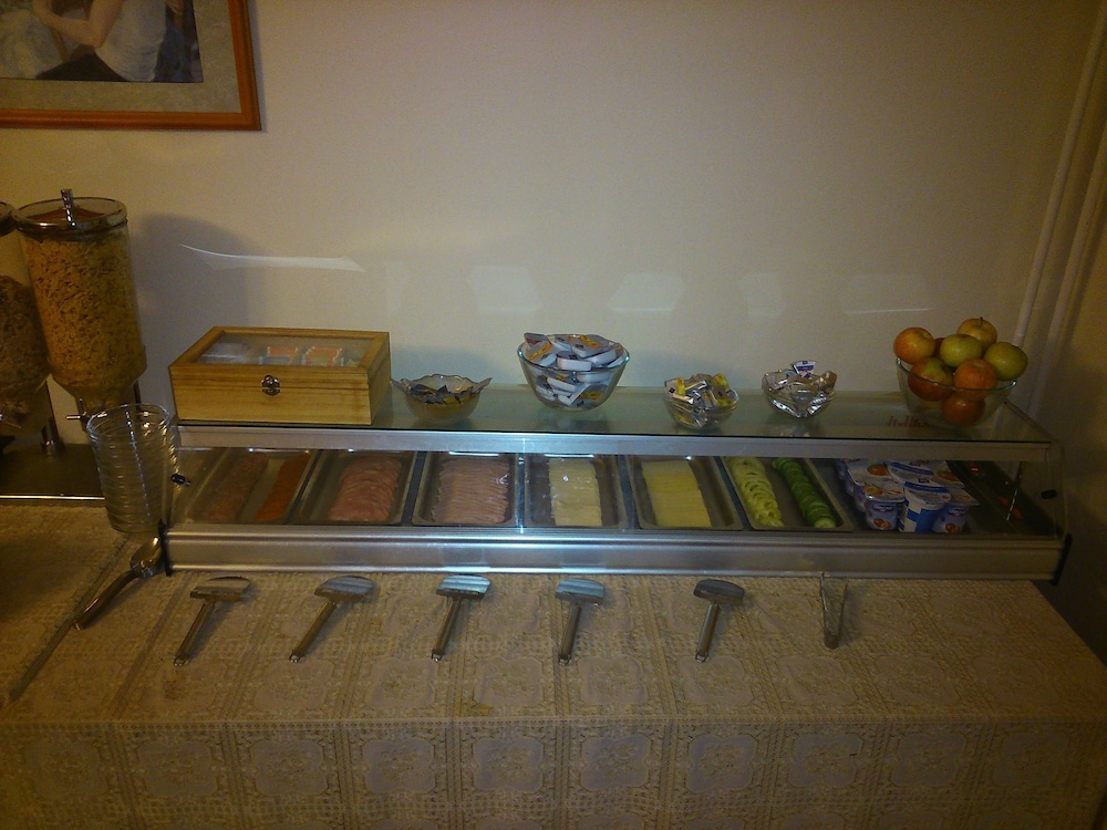 Helios Hotel Pension 4/73