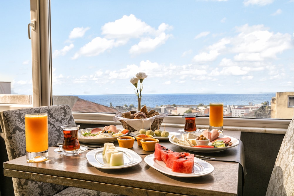 AHC Grand Bazaar Hotel 48/64