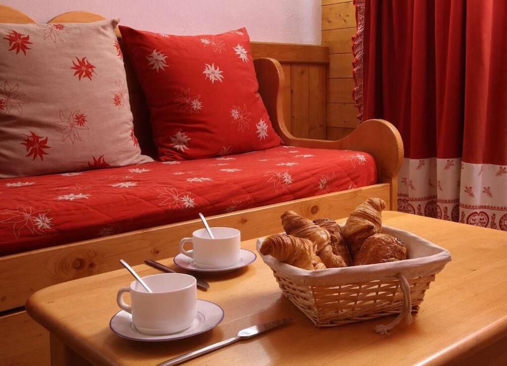 Chalet des Neiges - Oz en Oisans(Sat arr/dep only 34/50