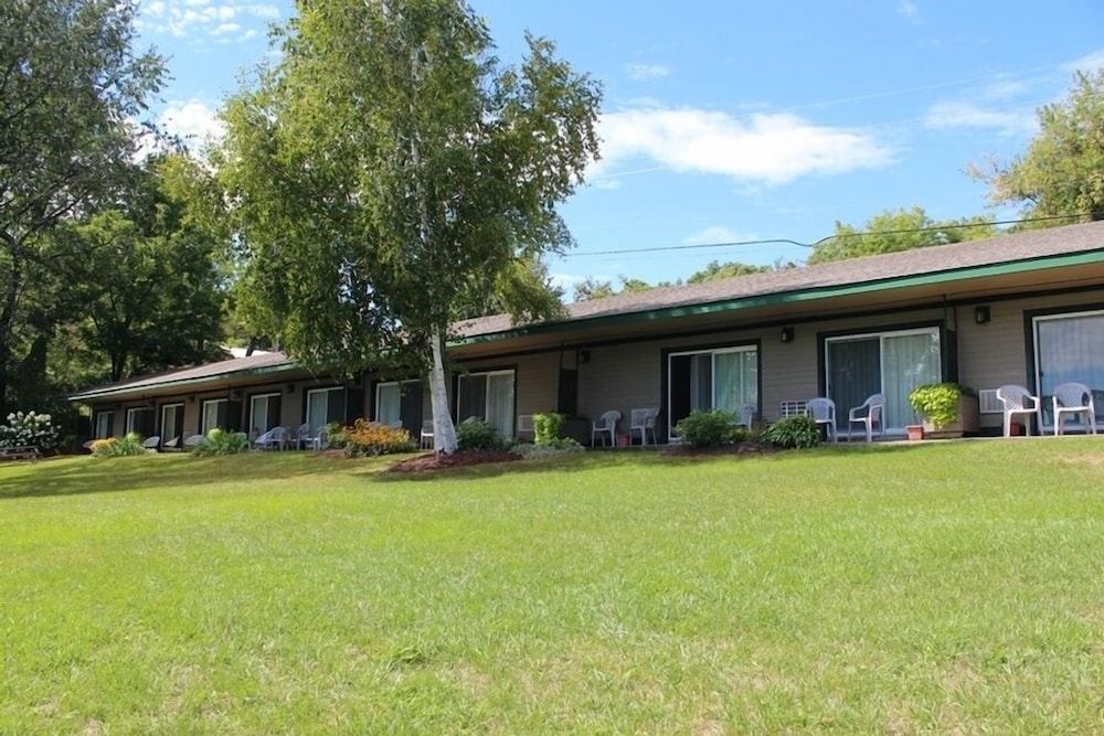 The Glen House Resort Ltd 26/31