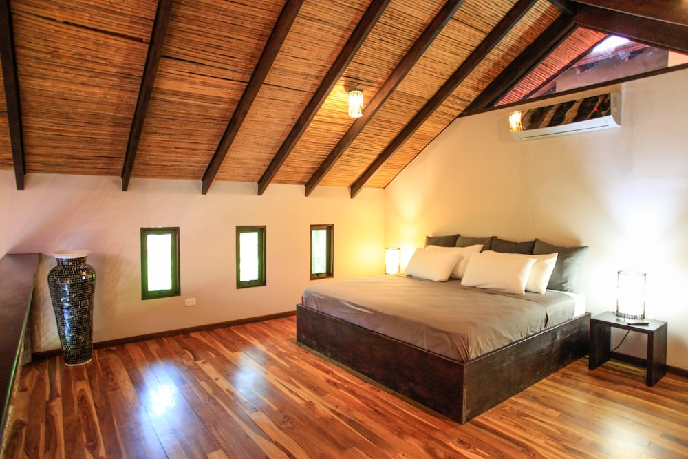 2 BEDROOMS, VILLA, POOL VIEW, KITCHEN