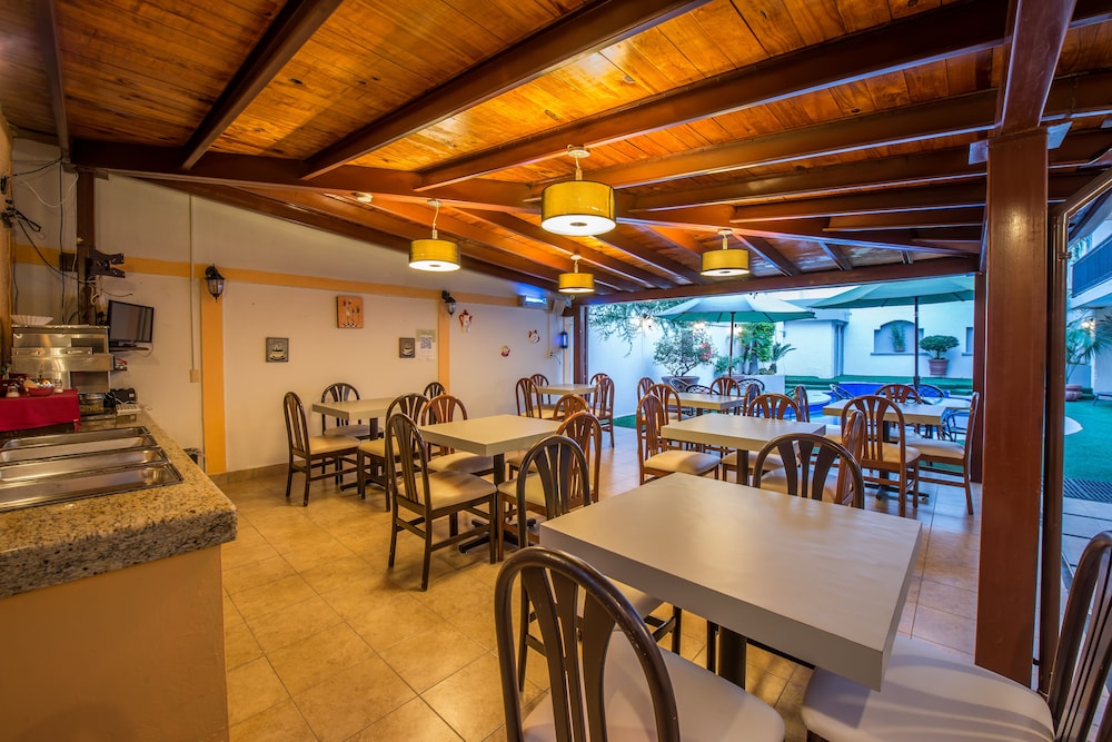 DEL MARQUES HOTEL AND SUITES 42/53