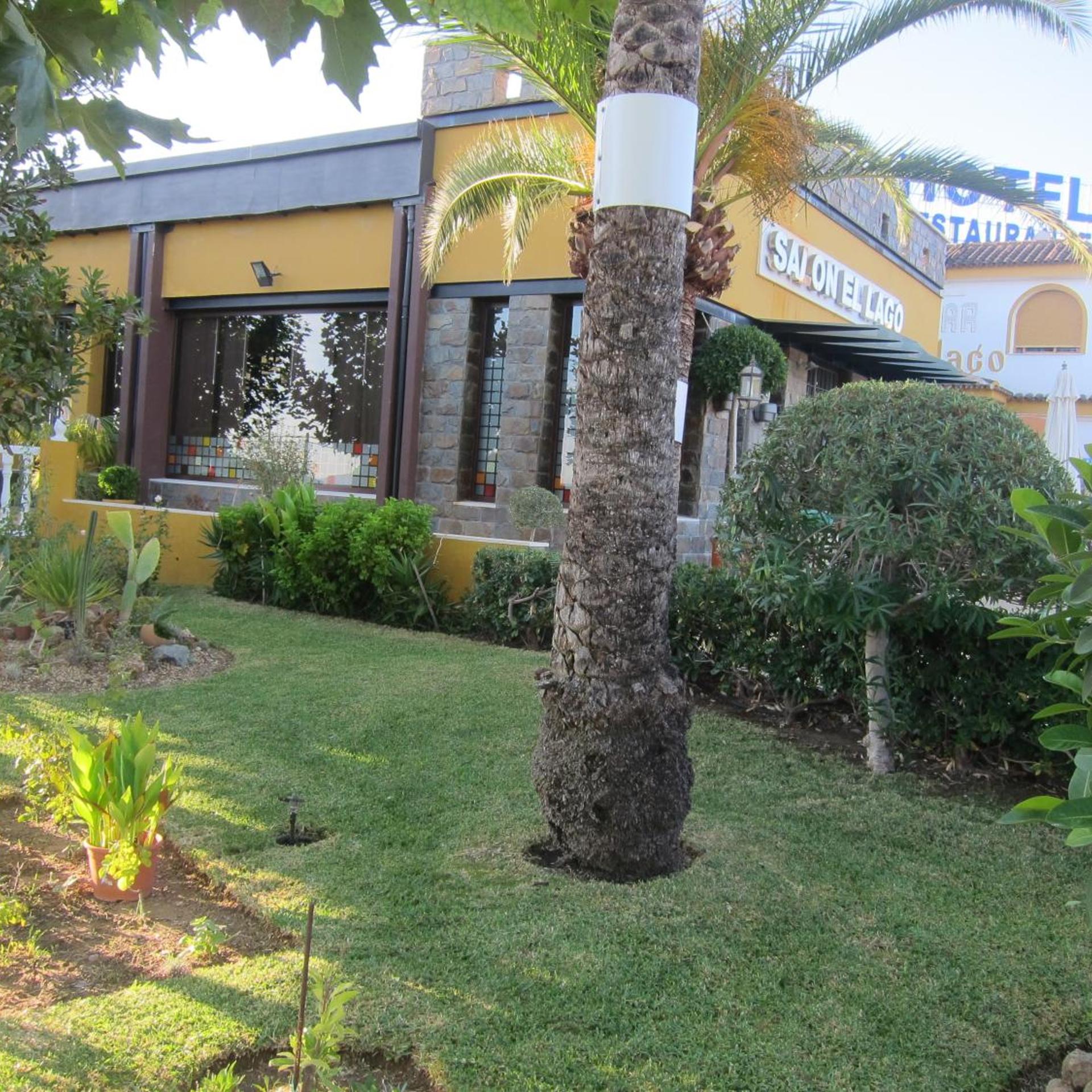 Hotel Restaurante El Lago 20/24