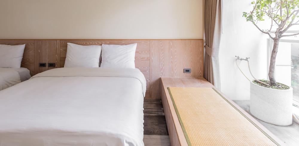 28 Shu Xiang Hotel 27/64