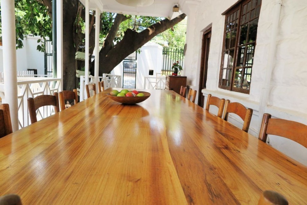 Sandton Farmhouse Executive B&B 33/38