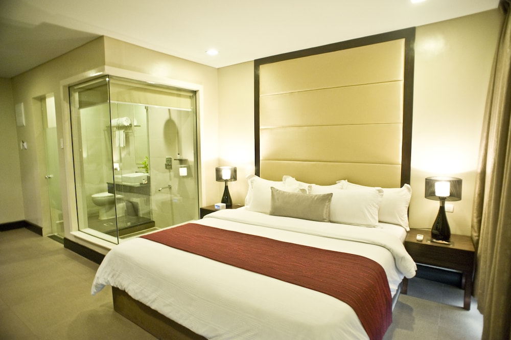 Goldberry Suites and Hotel Mactan 13/49