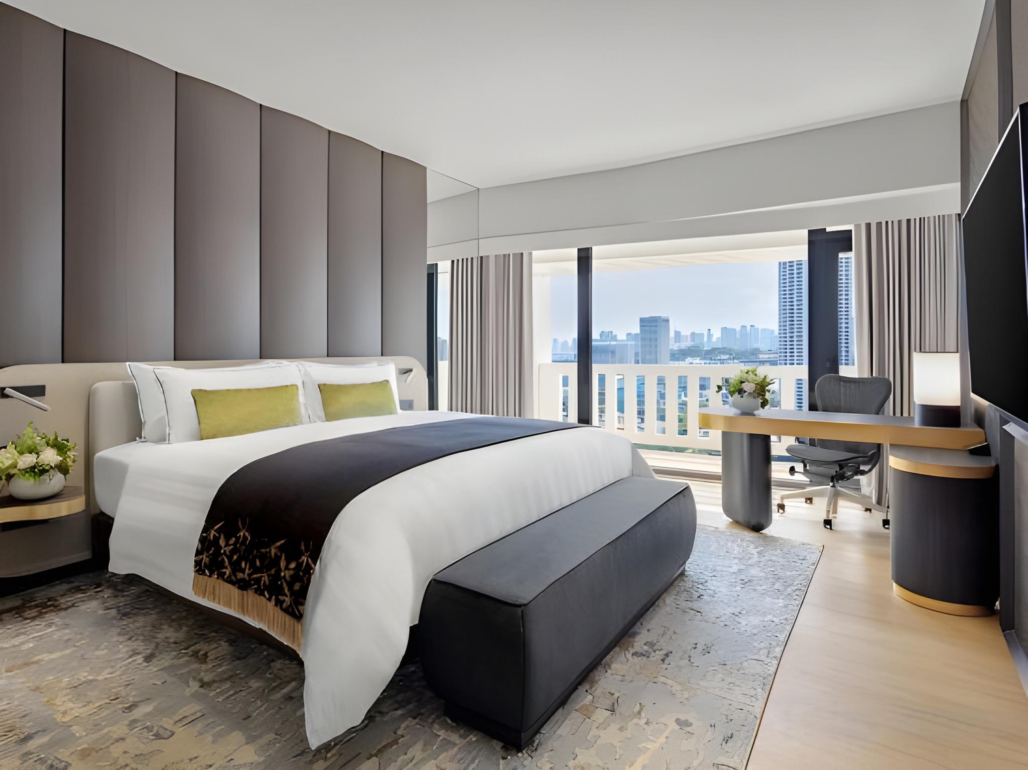Urban, Suite, King Bed, Balcony