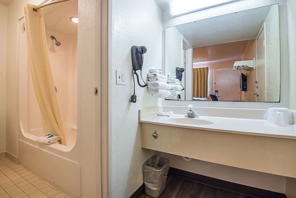 Rodeway Inn Kissimmee Maingate West 24/38
