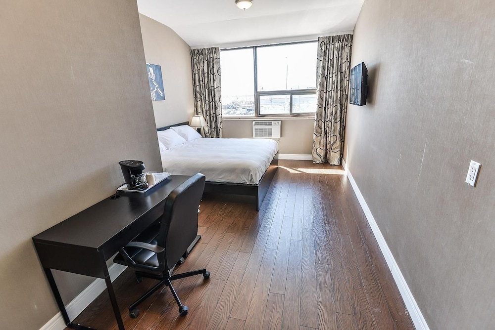 Nu Hotel Toronto 47/57