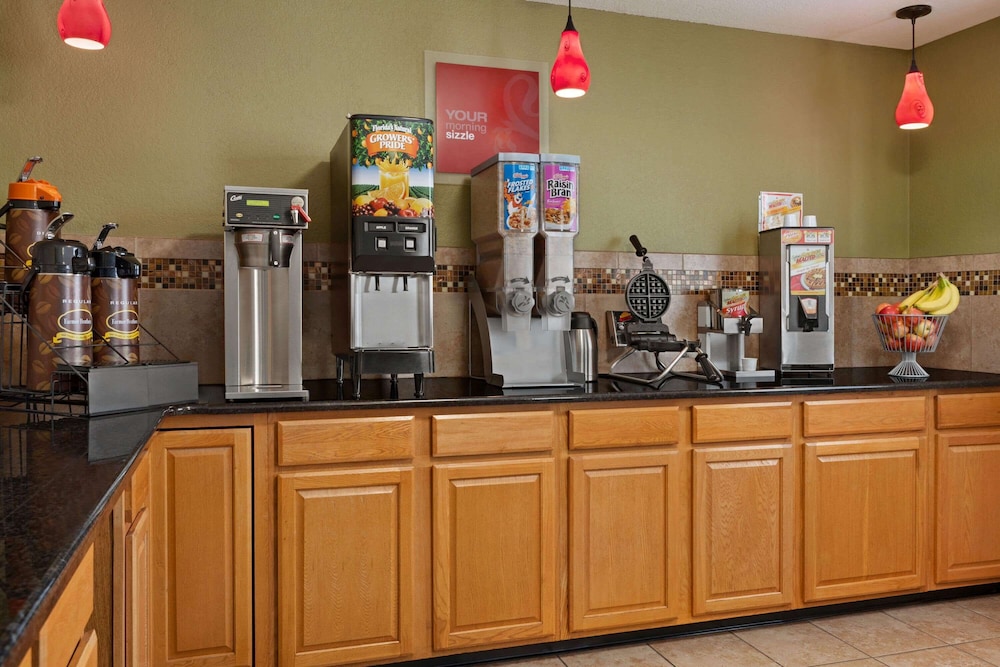 Super 8 By Wyndham Sikeston/Miner Area 6/41